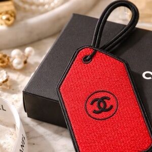 Chanel Red CC Embroidered Patch Sticker – Boutique Gift